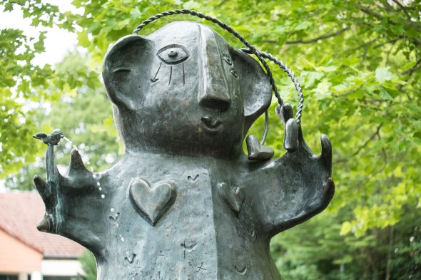 Kunstwerk Große Frau
