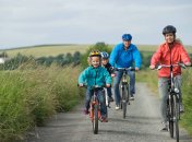 Familie beim Radfahren