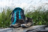 Wanderschuhe und Rucksack
