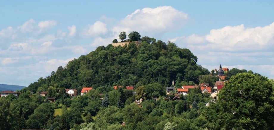 Die Obernburg, hier bei Tageslicht, bleibt in nächster Zeit unbeleuchtet. Foto: Bernd Schmidt