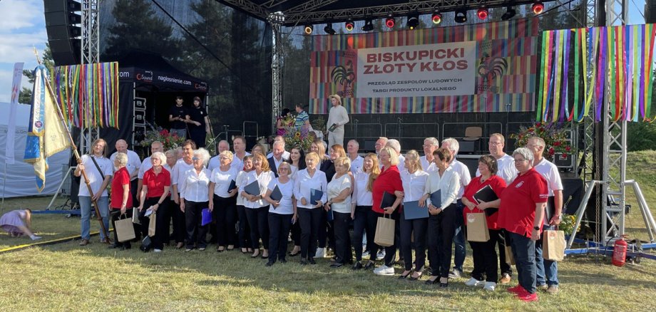 Chöre vor der Bühne